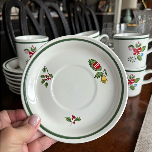 Yamaka Noel Christmas Stoneware Set of Cups and Saucers  (Service for 6) - Picture 5 of 5